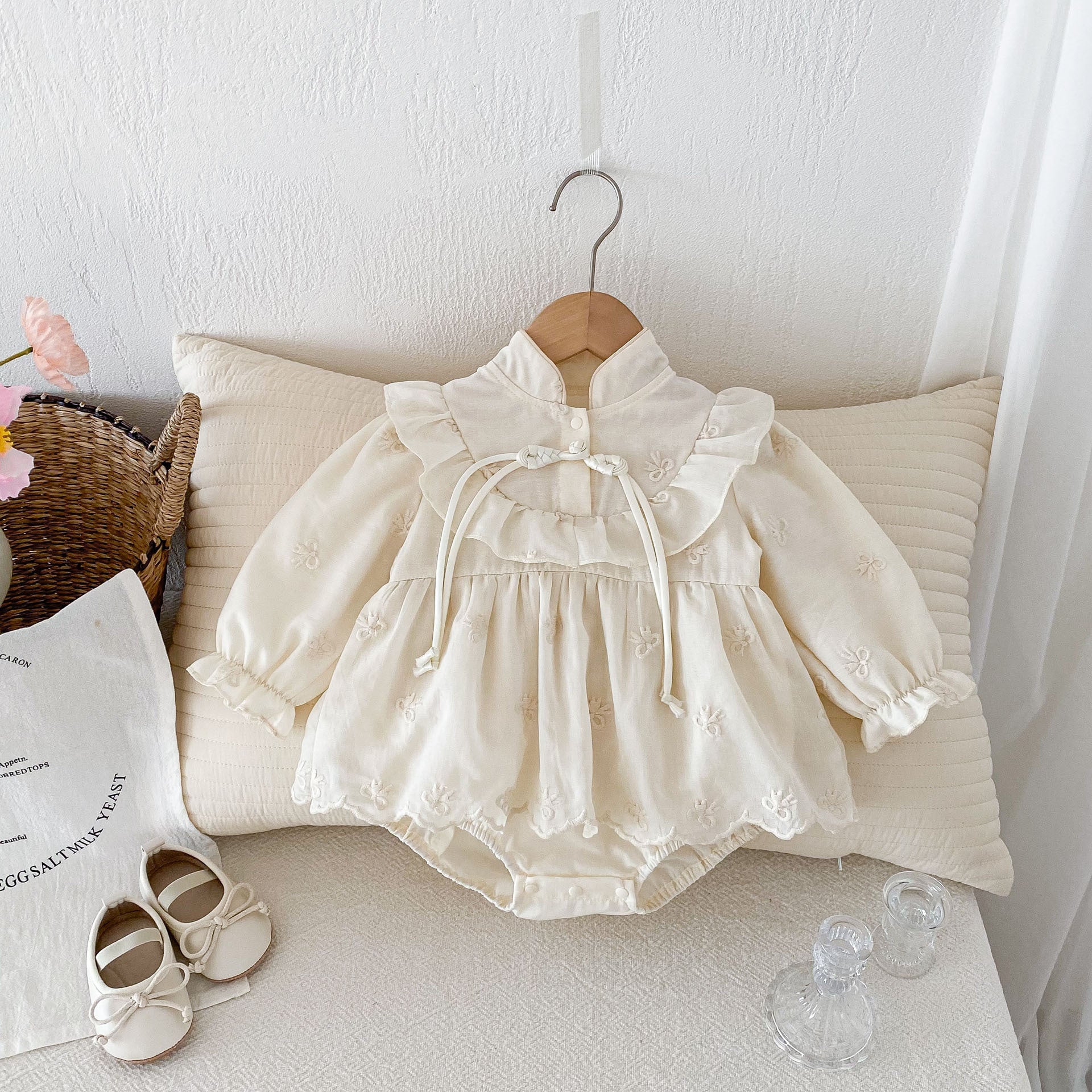 Autumn Arrival Baby Girls Long Sleeves Butterfly-bows Embroidery Pattern Onesies