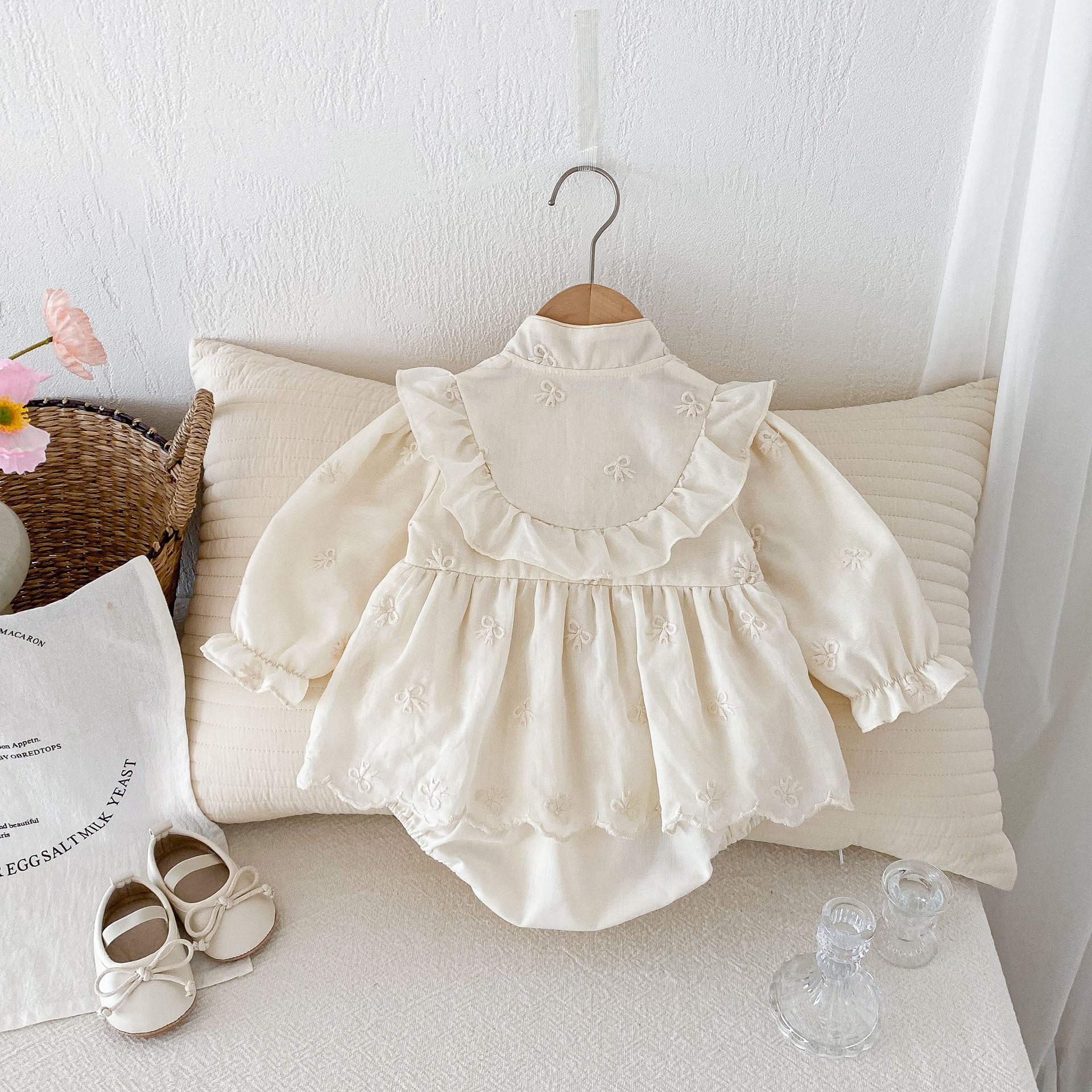 Autumn Arrival Baby Girls Long Sleeves Butterfly-bows Embroidery Pattern Onesies